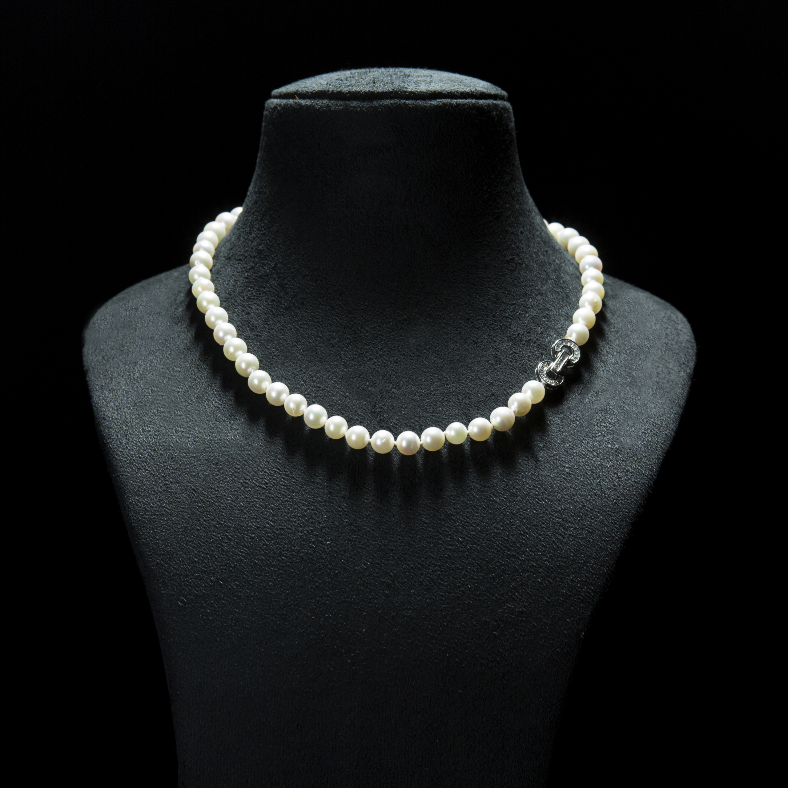 Vintage White natural Sea water pearl Necklace - Sterling Silver Rundles & Crystals Lock