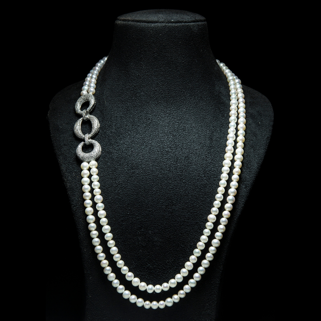Vintage triple closed loop white pearl double stranded necklace